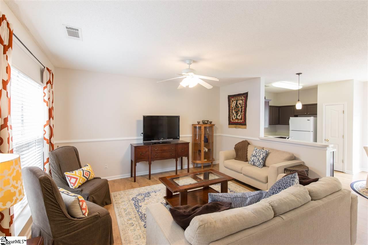 332 Highgate Circle Greer, SC 29650 - Photo 2 of 26 Gallery Image 2