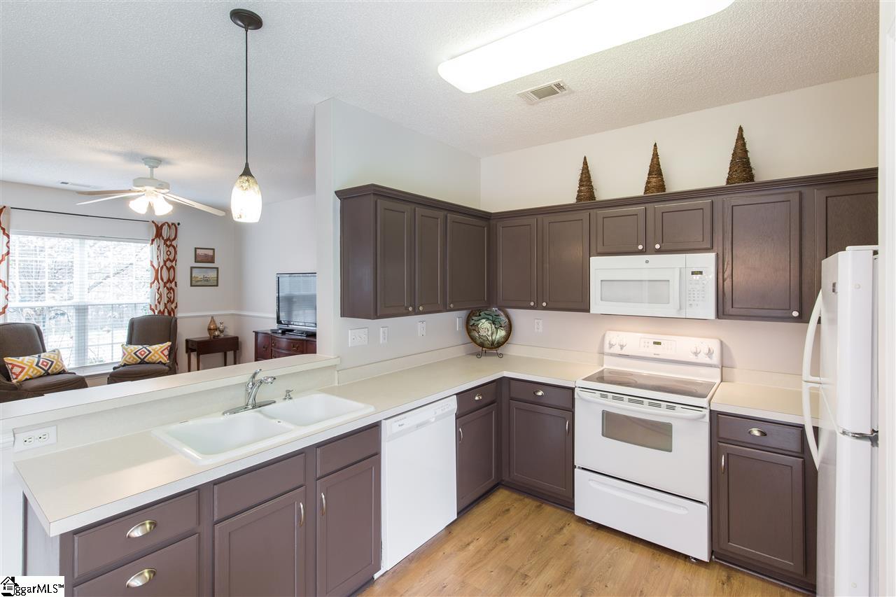 332 Highgate Circle Greer, SC 29650 - Photo 3 of 26 Gallery Image 3