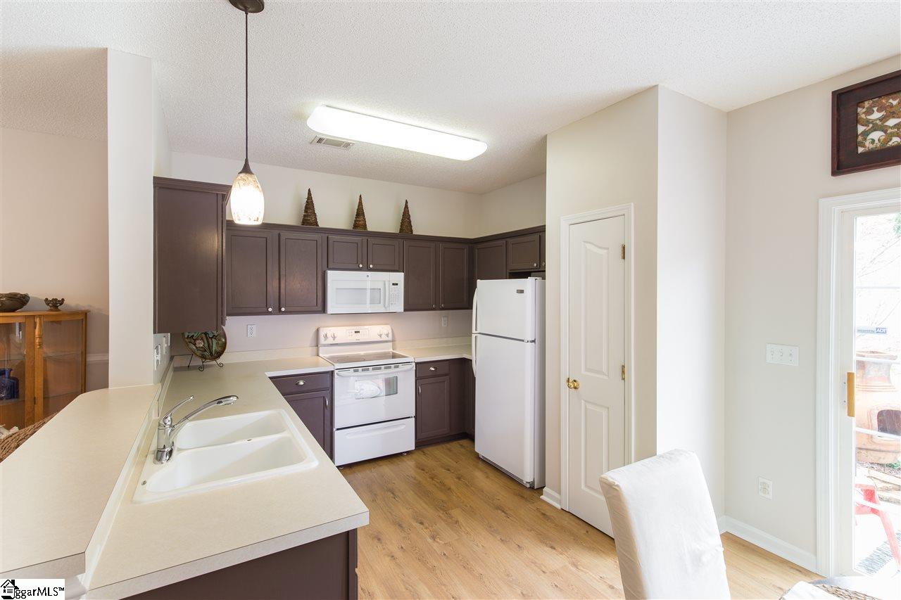 332 Highgate Circle Greer, SC 29650 - Photo 7 of 26 Gallery Image 7