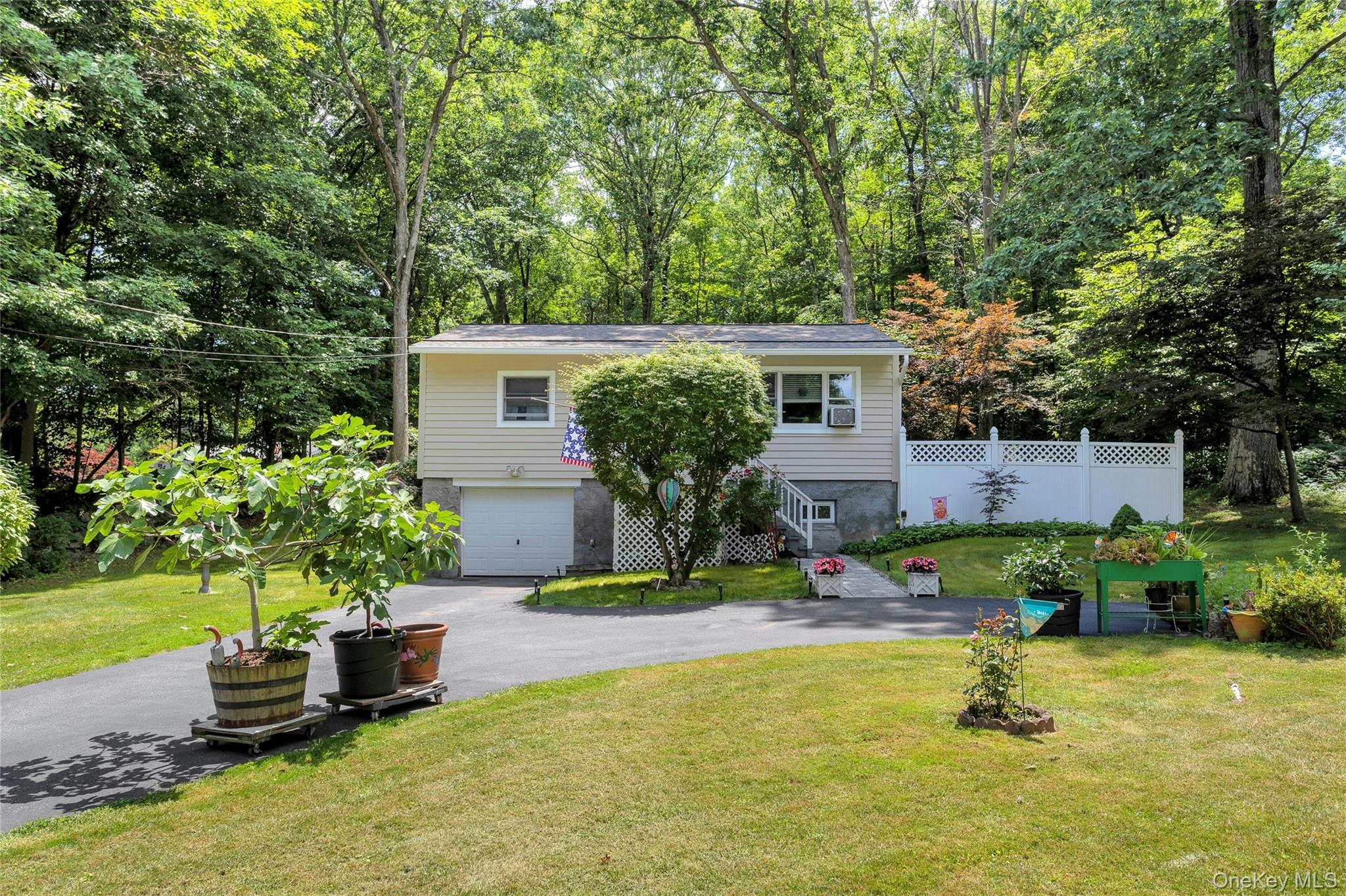 577 Wood Road Mahopac, NY 10541 - Photo 2 of 14