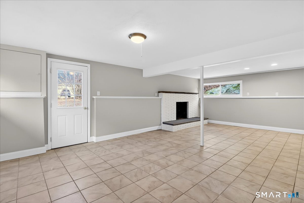 8 Summit Lane Ridgefield, CT 06877 - Photo 26 of 33