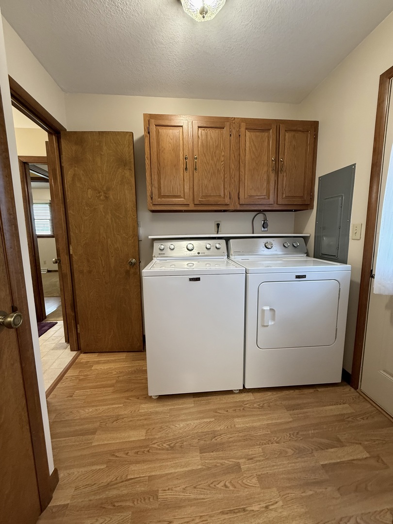 203 West Summit Street Gifford, IL 61847 - Photo 11 of 22 a utility room with dryer and washer