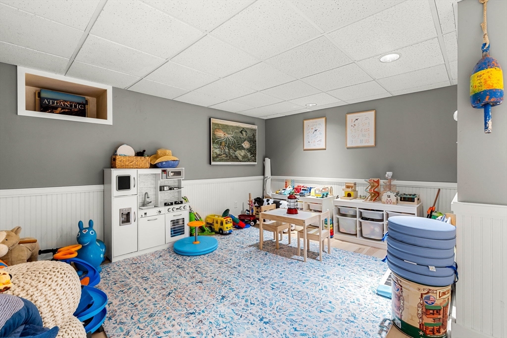 16 Hemenway Road Salem, MA 01970 - Photo 39 of 42