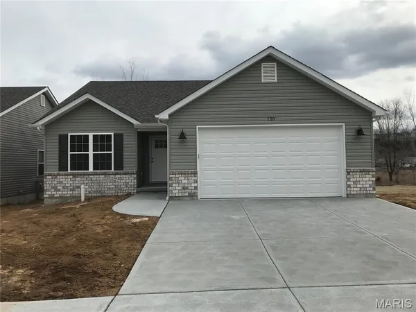 $319,900 | 1652 Flagstaff Drive, Festus, MO 63028