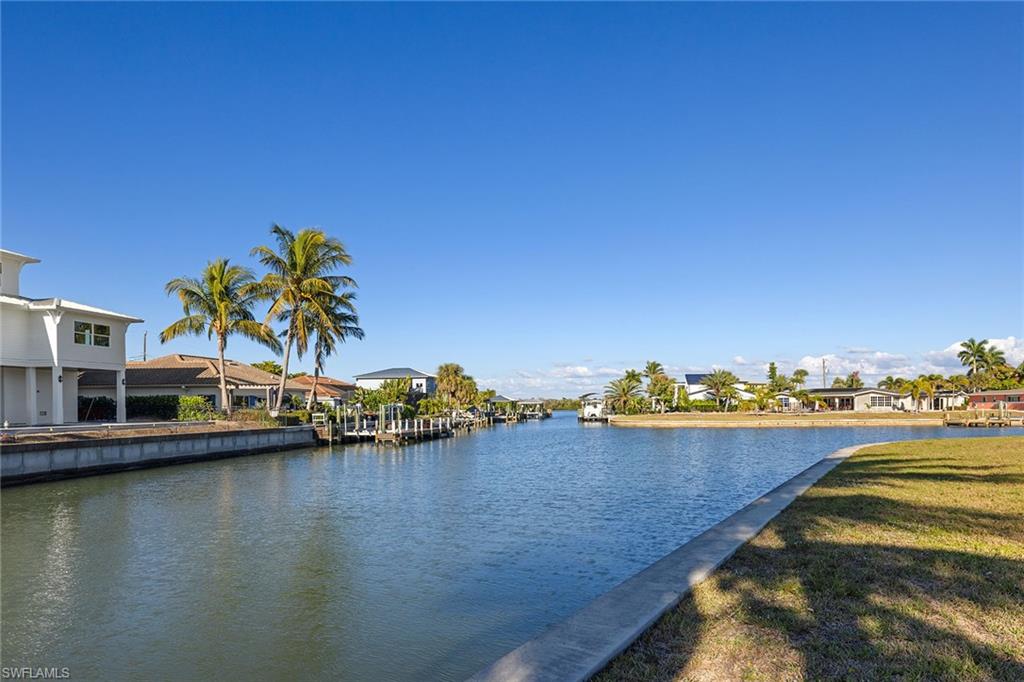 271 Randy Lane Fort Myers Beach, FL 33931 - Photo 9 of 38 a view of a ocean view
