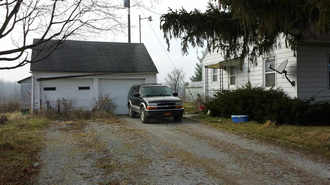 4104 Gibson Road Fort Wayne, IN 46816 - Photo 3 of 6
