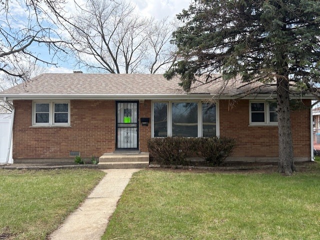 10706 Oak Avenue Chicago Ridge, IL 60415 - Photo 1 of 15 a front view of a house with garden