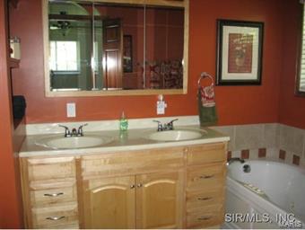 1135 Springvalley Road Troy, IL 62294 - Photo 11 of 24