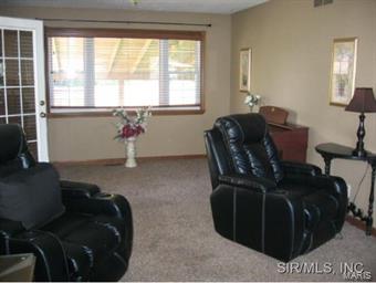 1135 Springvalley Road Troy, IL 62294 - Photo 6 of 24