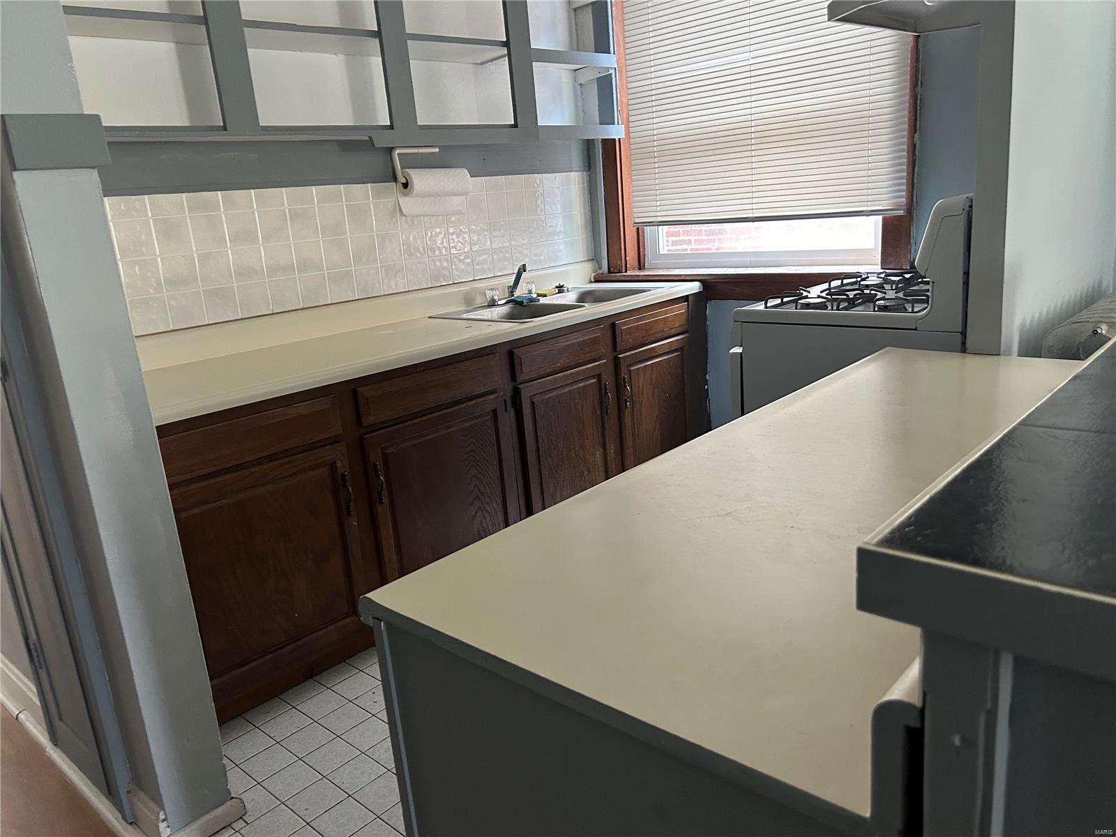 7230 Wise Avenue St. Louis, MO 63117 - Photo 5 of 9