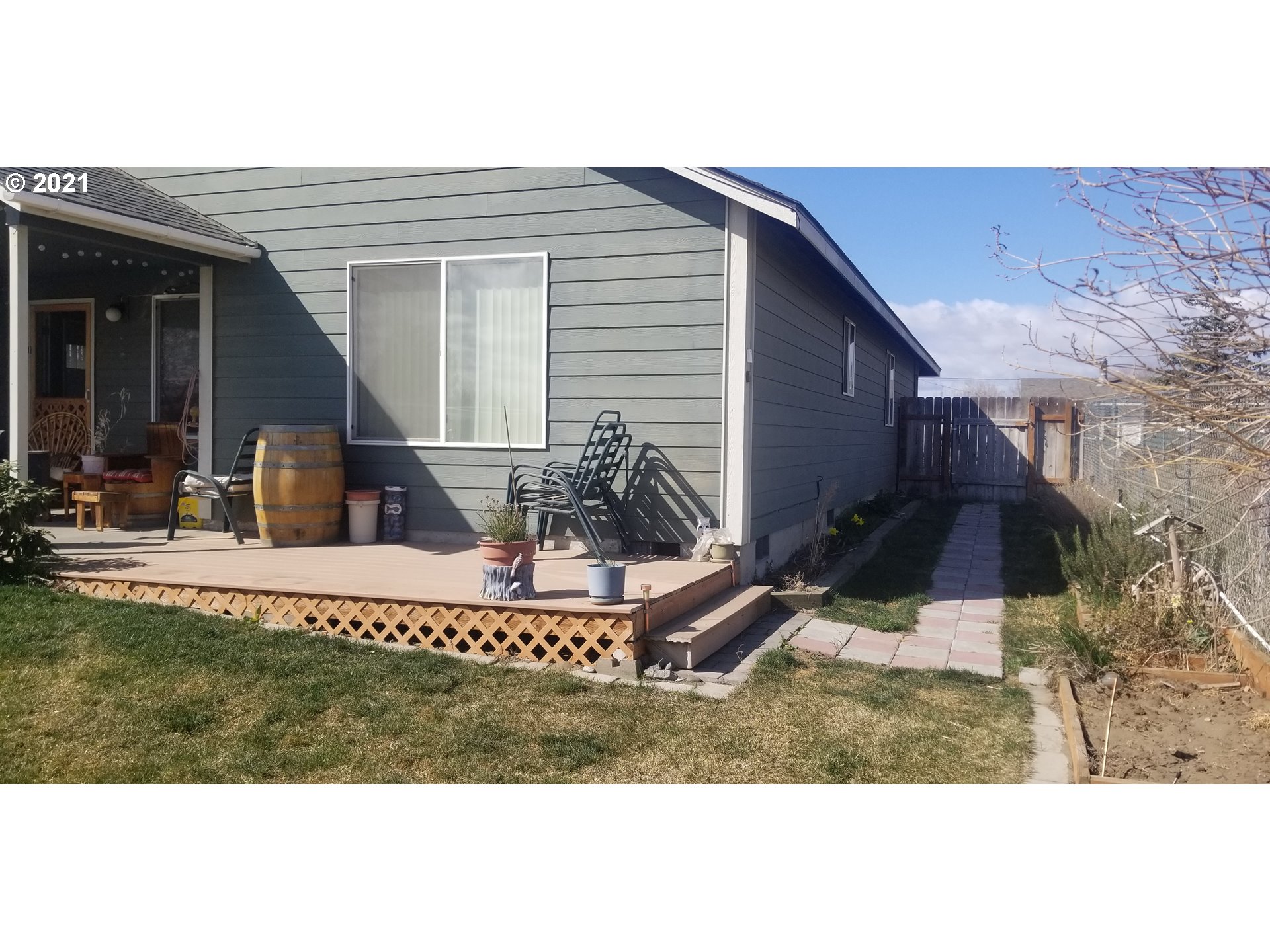 335 Southeast 3rd Street Irrigon, OR 97844 - Photo 24 of 29 a view of a house with backyard