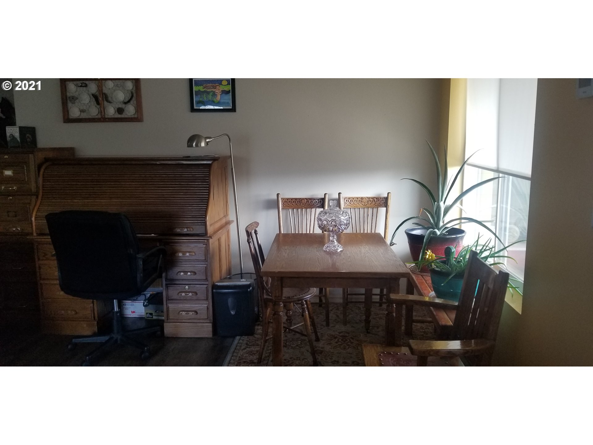 335 Southeast 3rd Street Irrigon, OR 97844 - Photo 7 of 29 a kitchen view with table and chairs