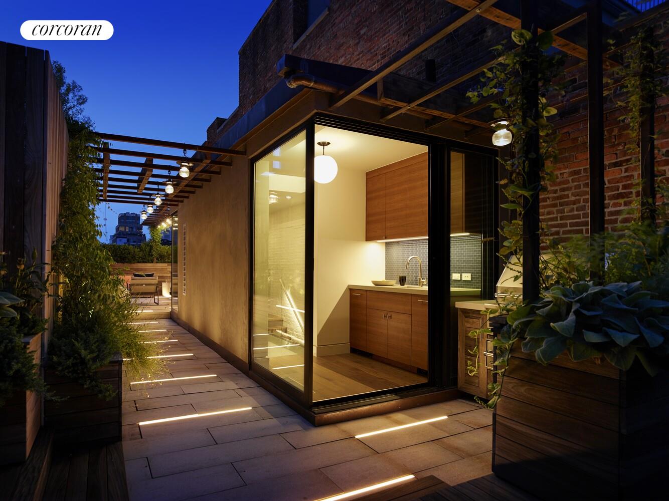 19 Jay Street Manhattan, NY 10013 - Photo 30 of 32 a view of balcony with staircase