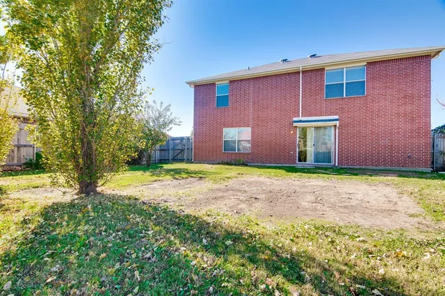 $2,100 | 8211 Leaning Oak Court, Arlington, TX 76002