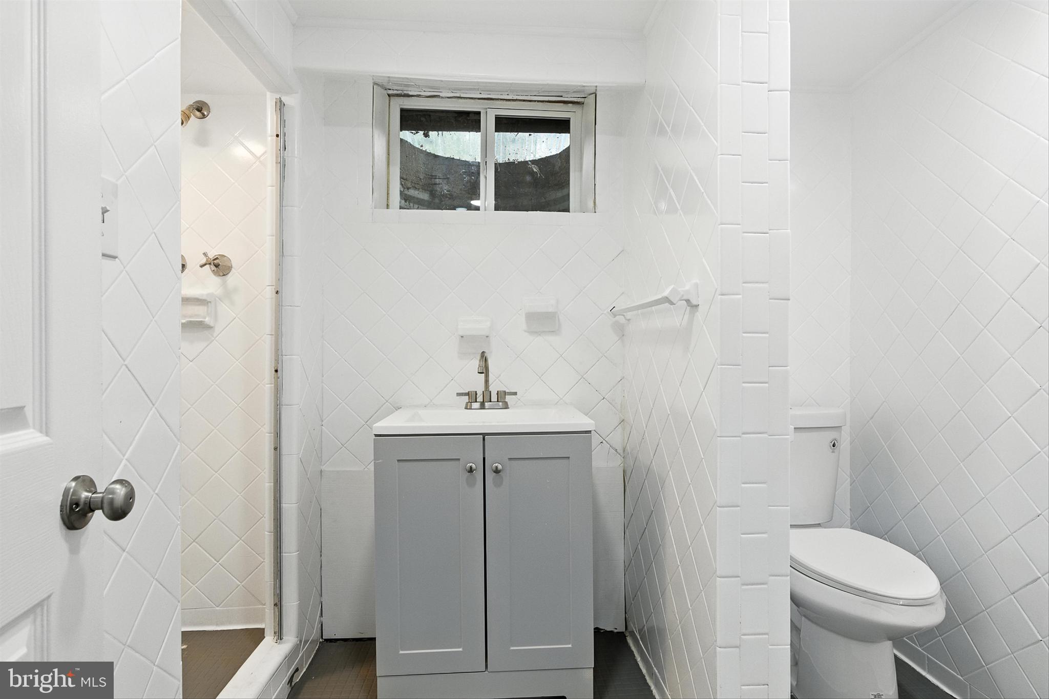 3126 Rices Lane Baltimore, MD 21244 - Photo 26 of 34 3rd full bathroom in lower level