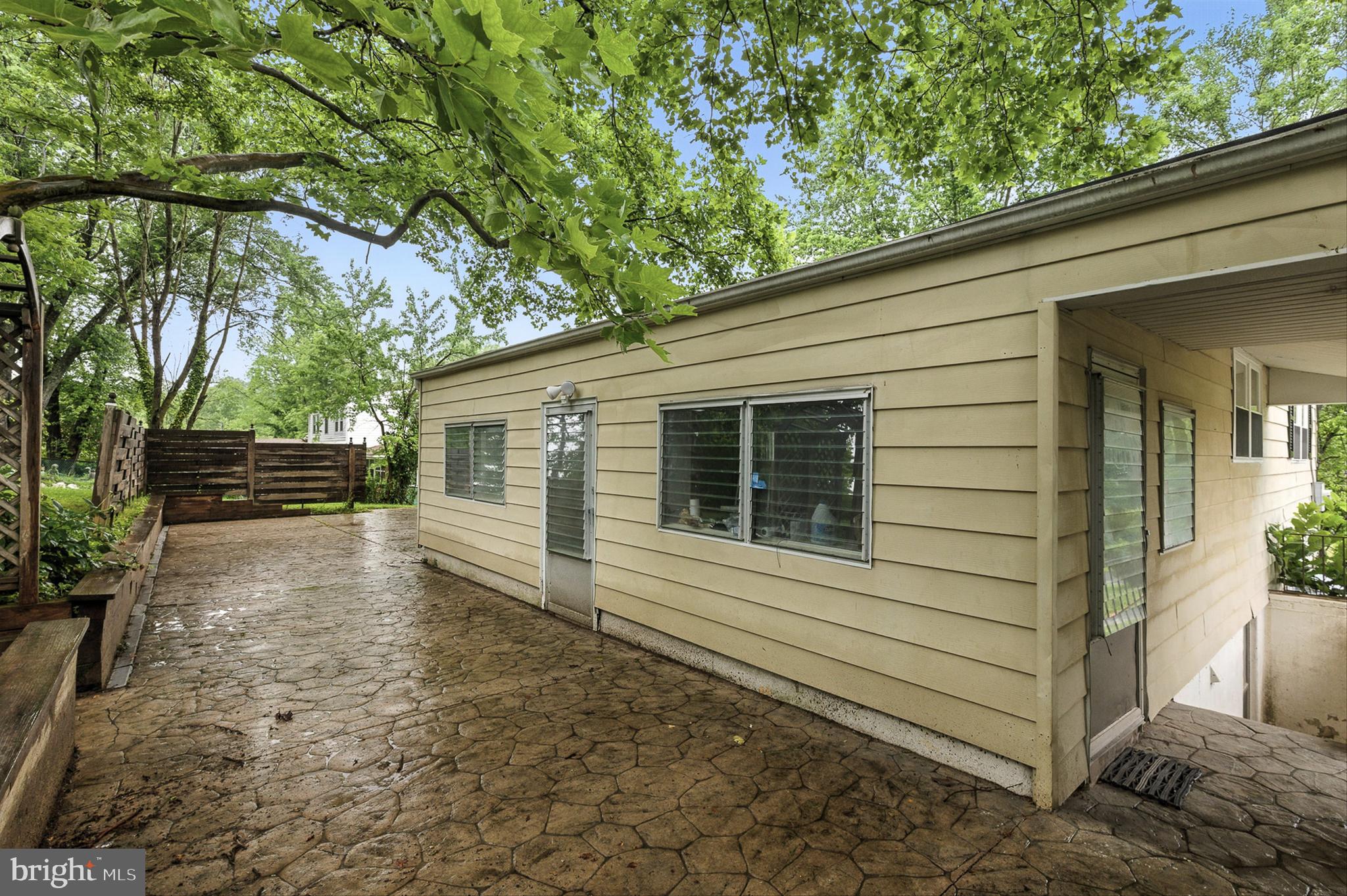 3126 Rices Lane Baltimore, MD 21244 - Photo 31 of 34 Rear sunroom