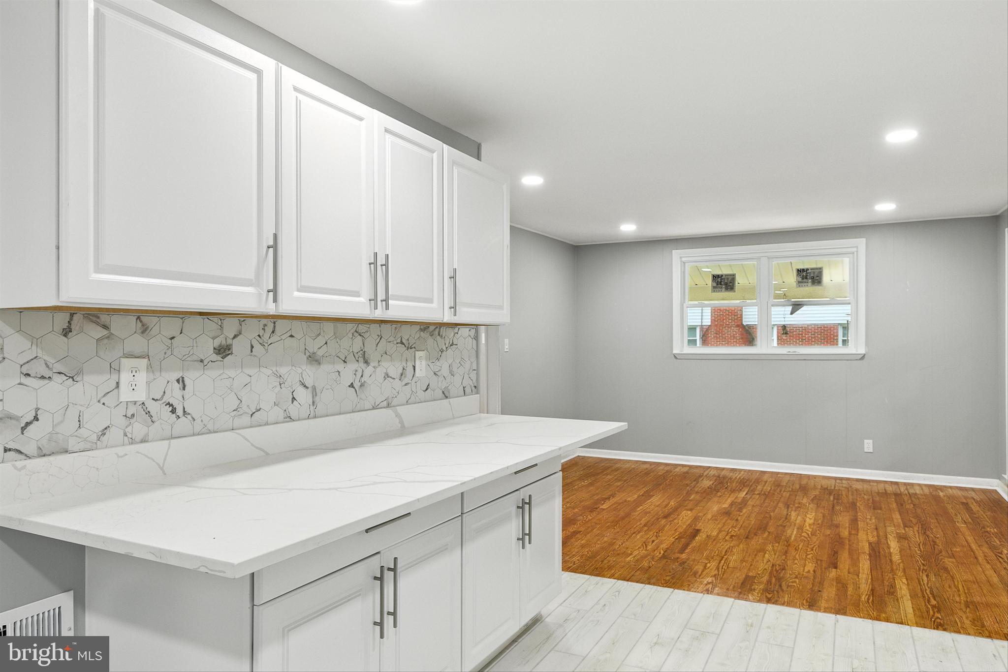 3126 Rices Lane Baltimore, MD 21244 - Photo 5 of 34 Extra Cabinetry