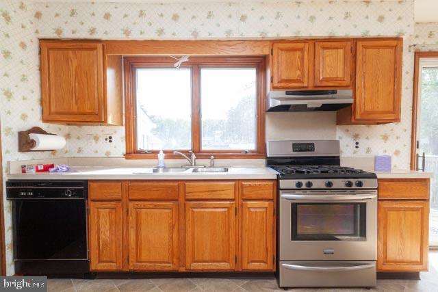 14 Montclair Drive Delran, NJ 08075 - Photo 8 of 21 a kitchen with granite countertop a stove and a sink
