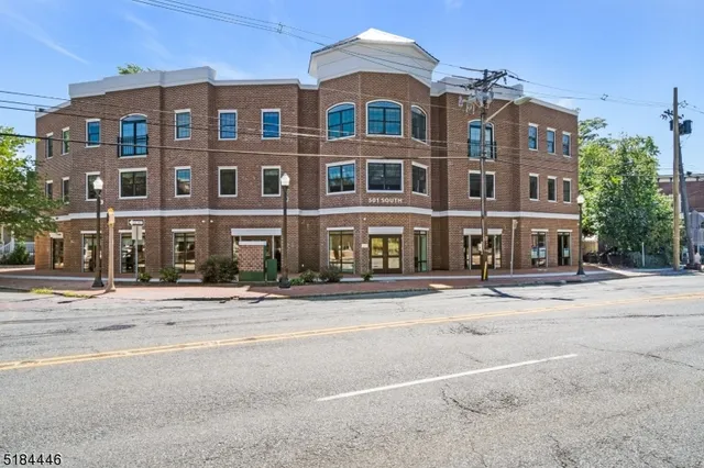 $4,750 | 501 South Avenue, Unit 212, Garwood, NJ 07027