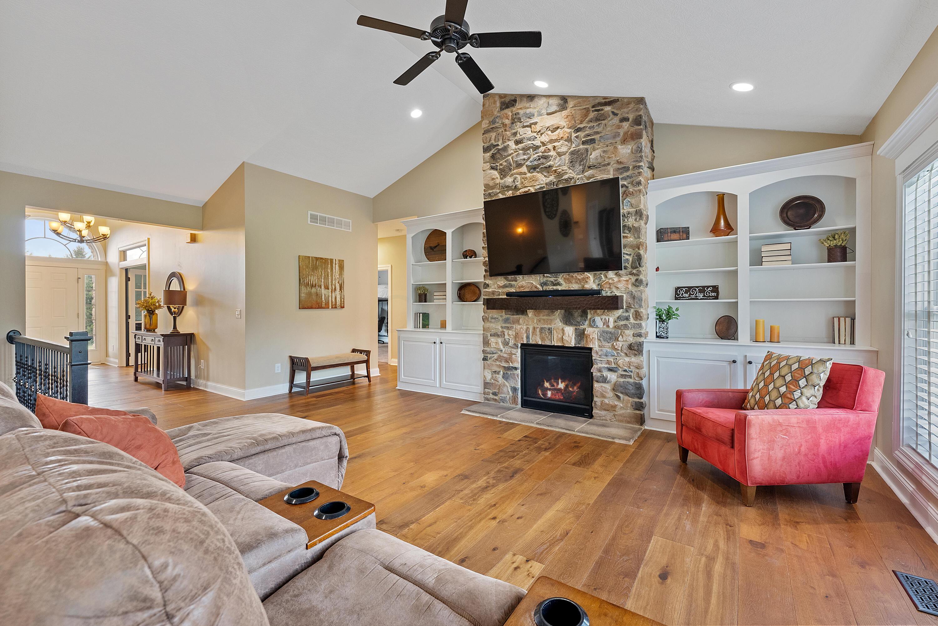 2124 Blayney Road Sunbury, OH 43074 - Photo 6 of 37 Great room