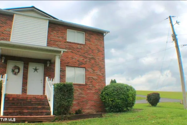 $1,300 | 661 North Holston River Drive, Unit 4, Kingsport, TN 37660