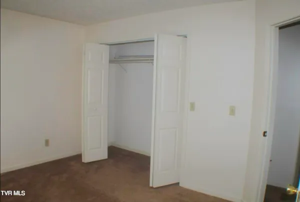 $1,300 | 661 North Holston River Drive, Unit 4, Kingsport, TN 37660