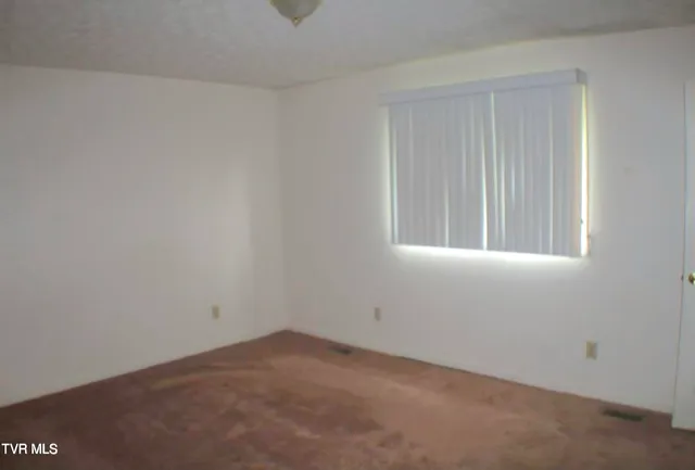 $1,200 | 661 North Holston River Drive, Unit 4, Kingsport, TN 37660