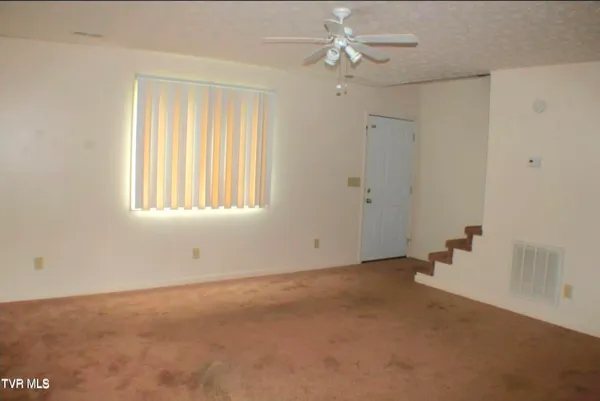 $1,300 | 661 North Holston River Drive, Unit 4, Kingsport, TN 37660