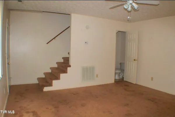 $1,300 | 661 North Holston River Drive, Unit 4, Kingsport, TN 37660