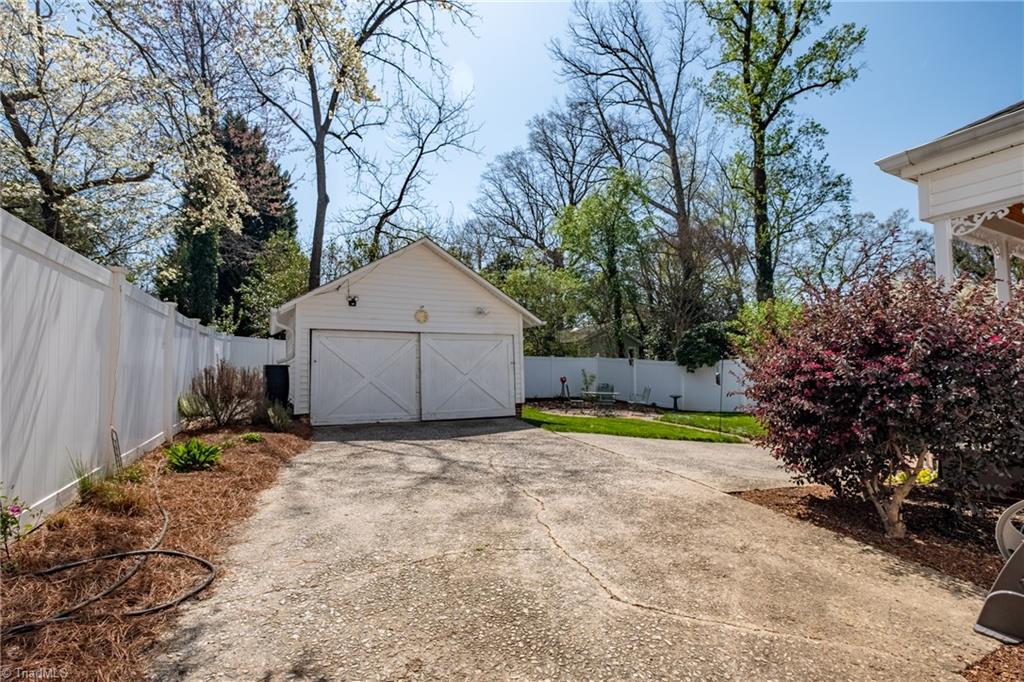 1223 South Hawthorne Road Winston-Salem, NC 27103 - Photo 4 of 43