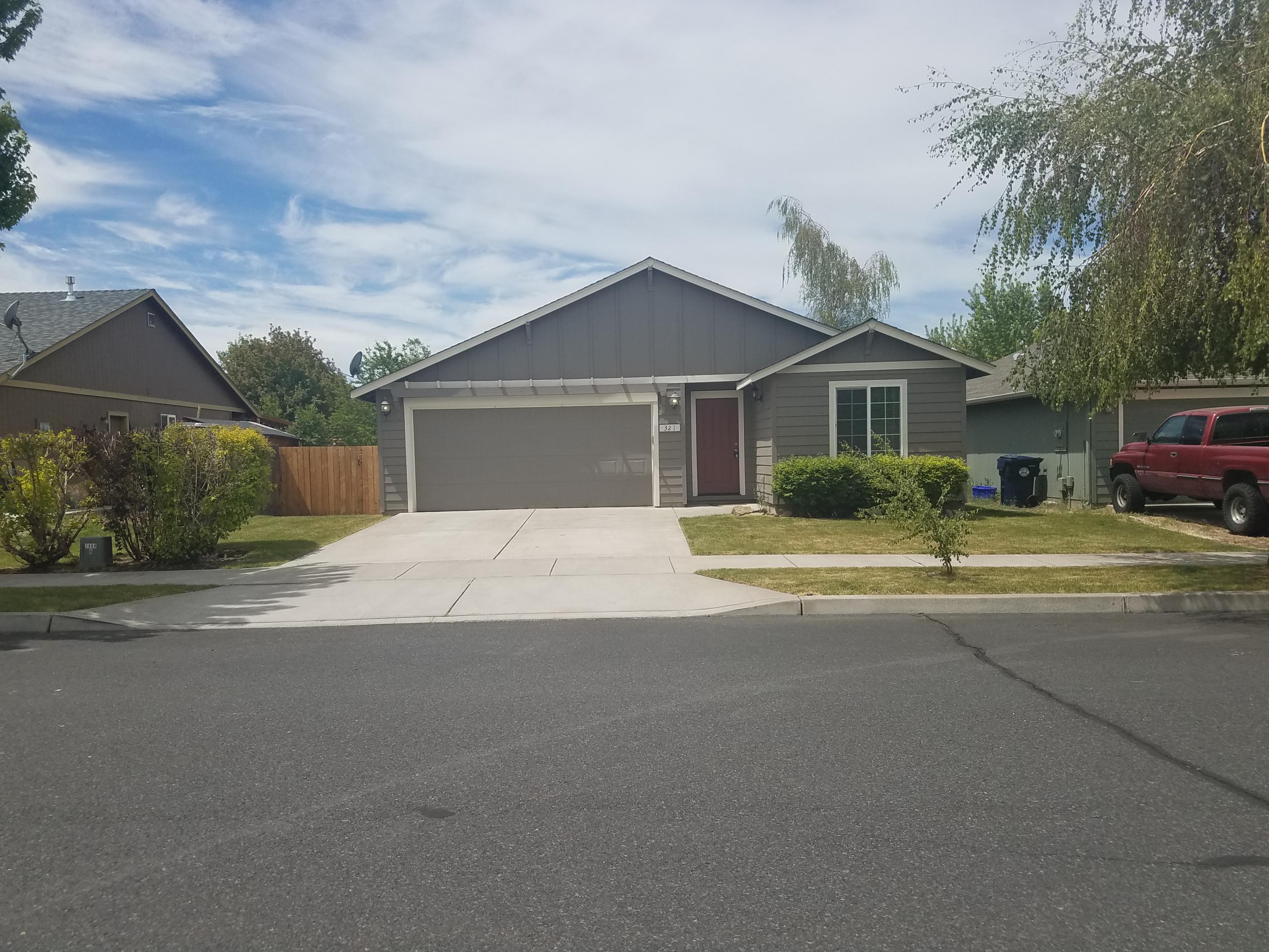 321 Southwest 29th Street Redmond, OR 97756 - Photo 2 of 18 Front