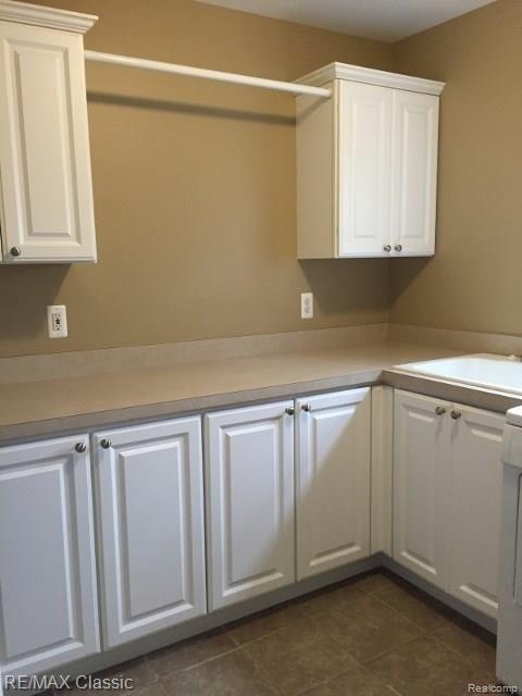 326 Linwood Avenue Rochester, MI 48307 - Photo 26 of 26 326 linwood laundry.jpg
