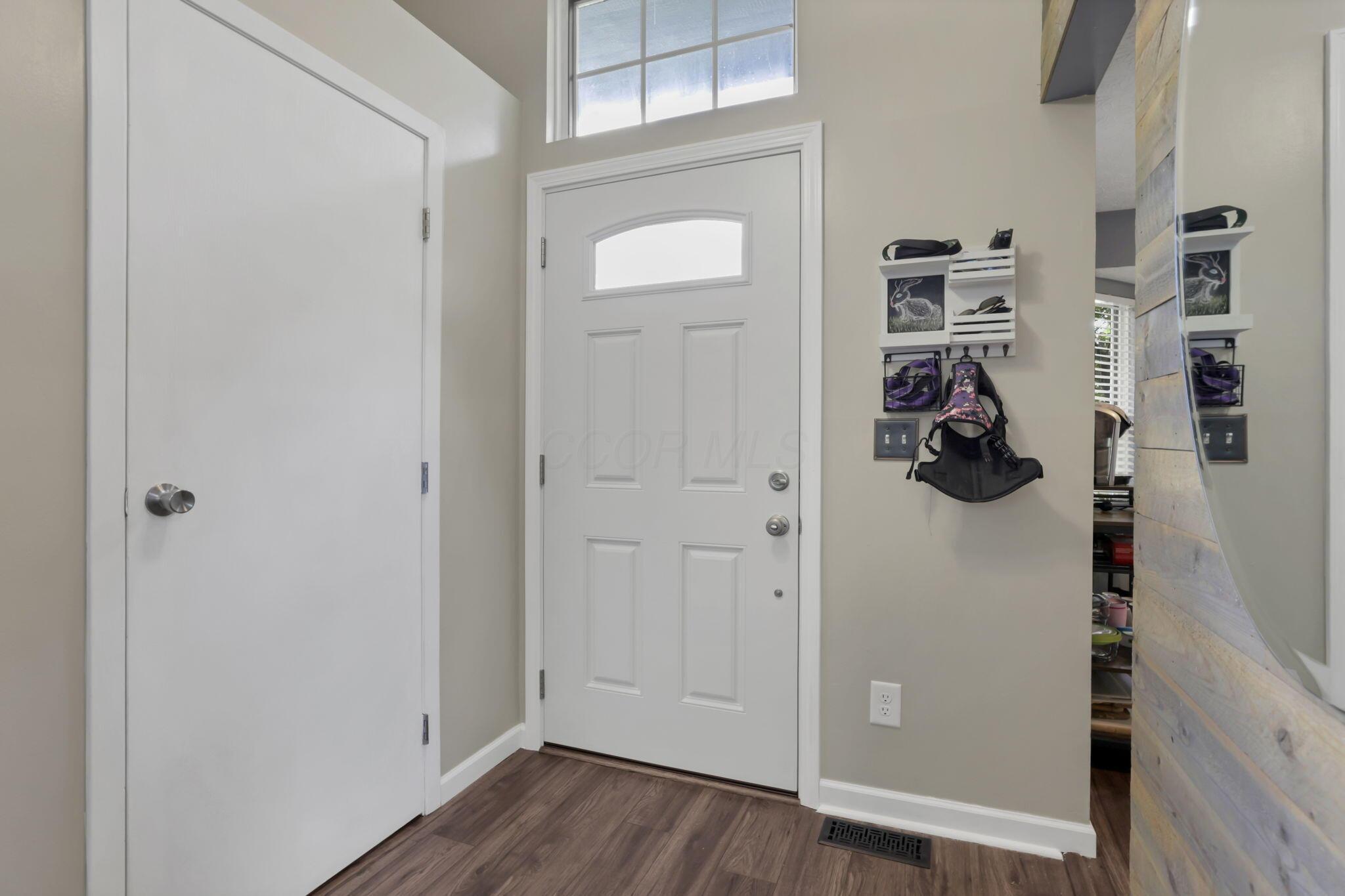 3548 Raflin Drive Columbus, OH 43231 - Photo 4 of 32