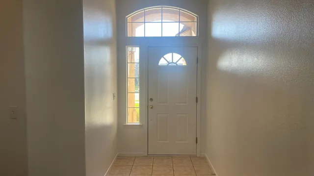 $2,200 | 1400 Bay Street, Lemoore, CA 93245