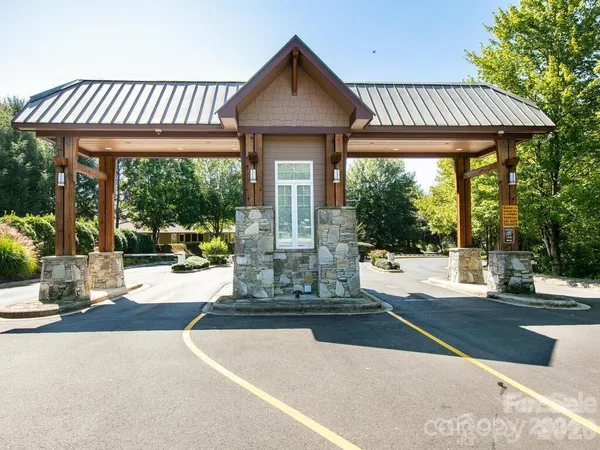 $435,500 | 53 Barn Owl Way, Hendersonville, NC 28792