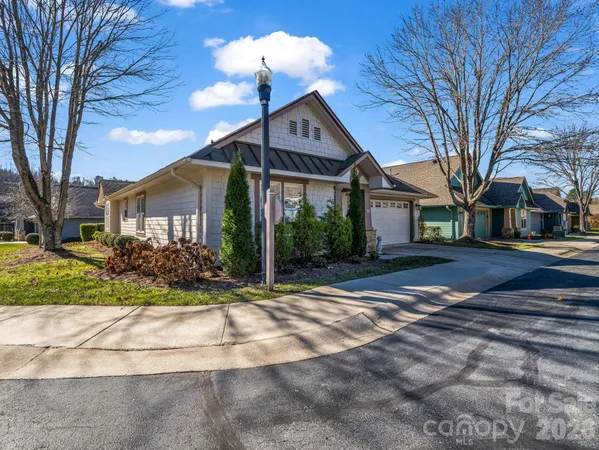 $439,500 | 53 Barn Owl Way, Hendersonville, NC 28792