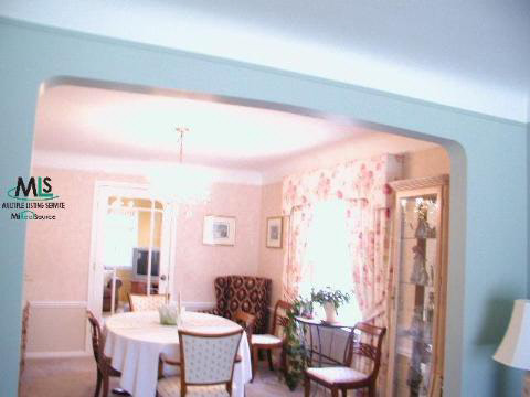1675 Severn Road Grosse Pointe, MI 48236 - Photo 6 of 9 783601-5.JPG