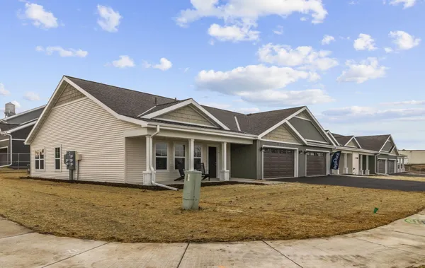 $359,900 | 1601 Wildlife Drive, Unit 2, Kewaskum, WI 53040