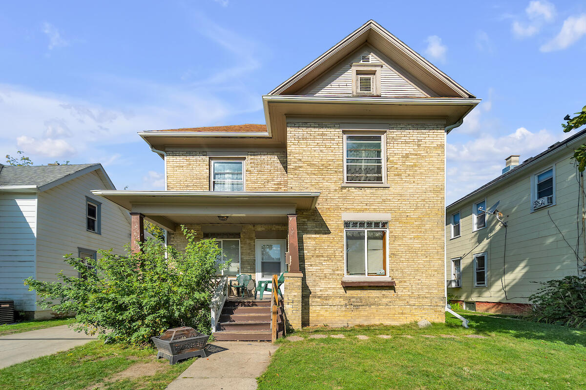 1910 Lasalle Street Racine, WI 53402 - Photo 1 of 1 Front