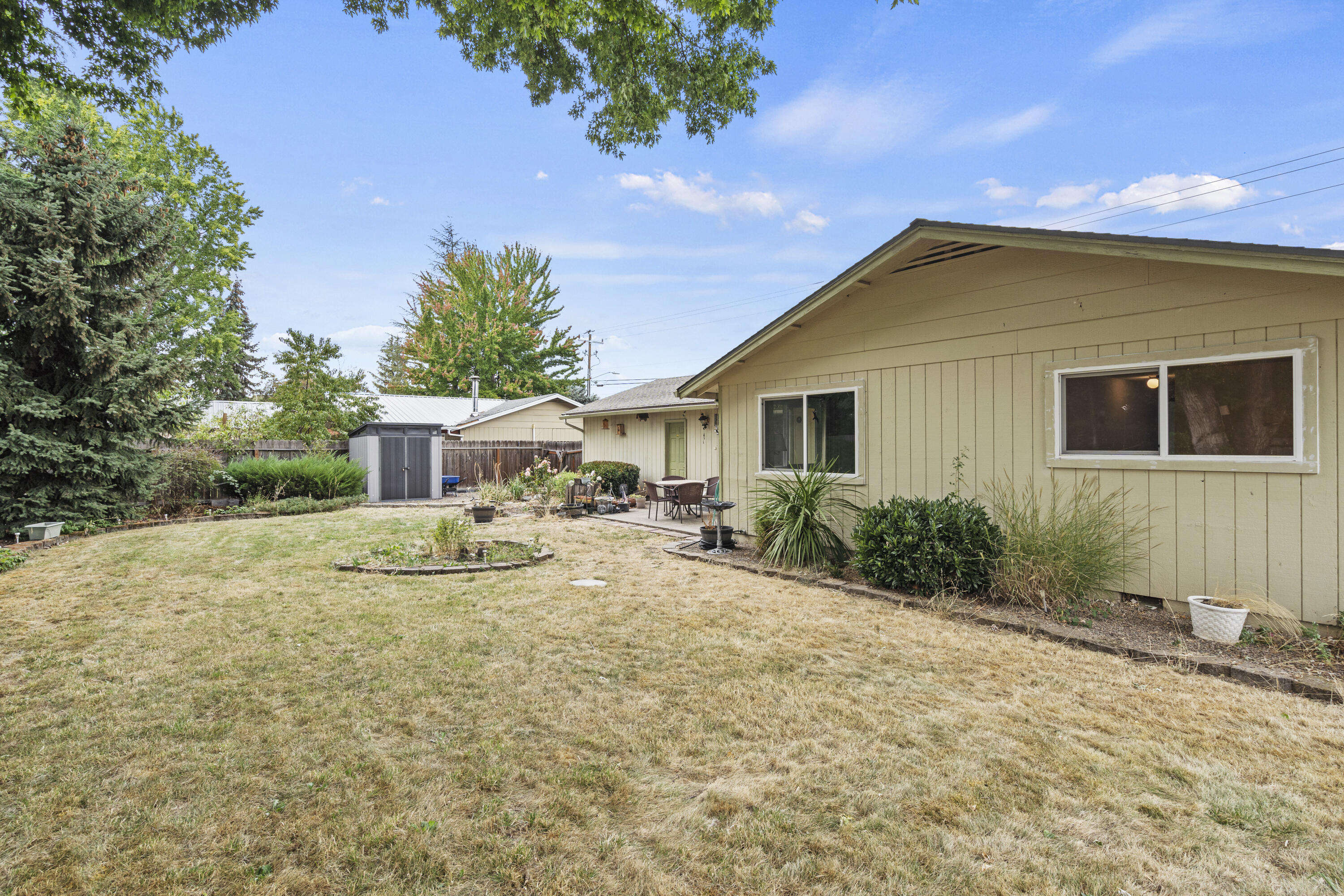 2622 Delta Waters Road Medford, OR 97504 - Photo 22 of 32 2622 Delta Waters Rd - 21