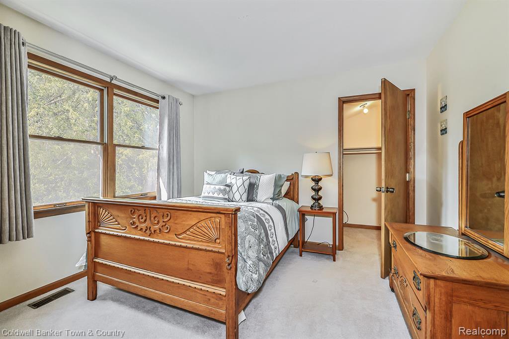11088 Whitewood Road Pinckney, MI 48169 - Photo 26 of 44 Gallery Image 26
