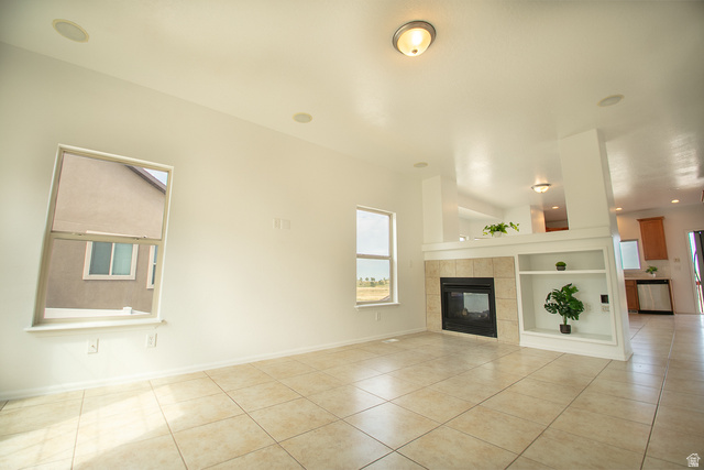 3365 Falcon Way Layton, UT 84040 - Photo 5 of 27 Main Level Living Room