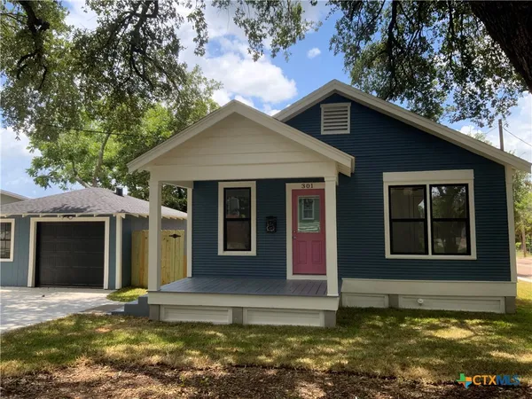 $215,000 | 702 South William Street, Victoria, TX 77901
