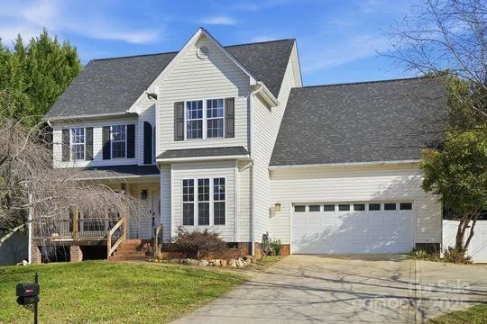 front view of house with a yard