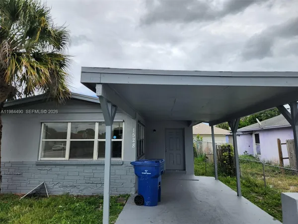 $2,550 | 1528 S Avenue South, Riviera Beach, FL 33404