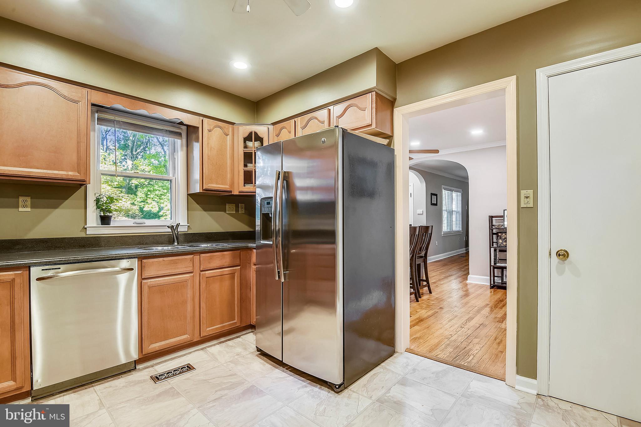 6501 Highbridge Road Bowie, MD 20720 - Photo 11 of 33 Stainless steel appliances!