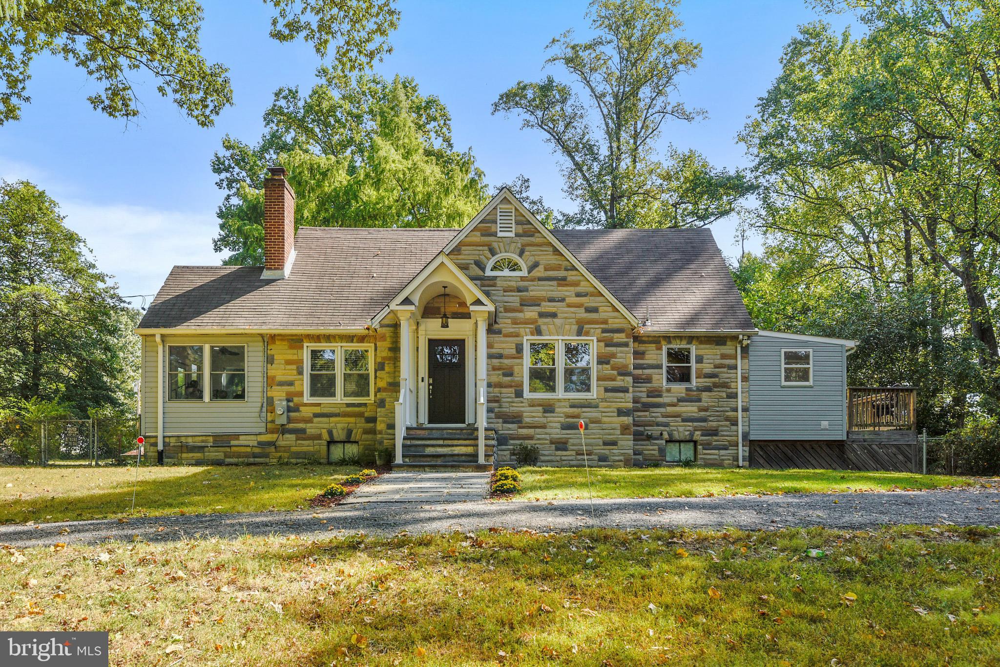 6501 Highbridge Road Bowie, MD 20720 - Photo 2 of 33 A Hidden Gem with over an acre of land!