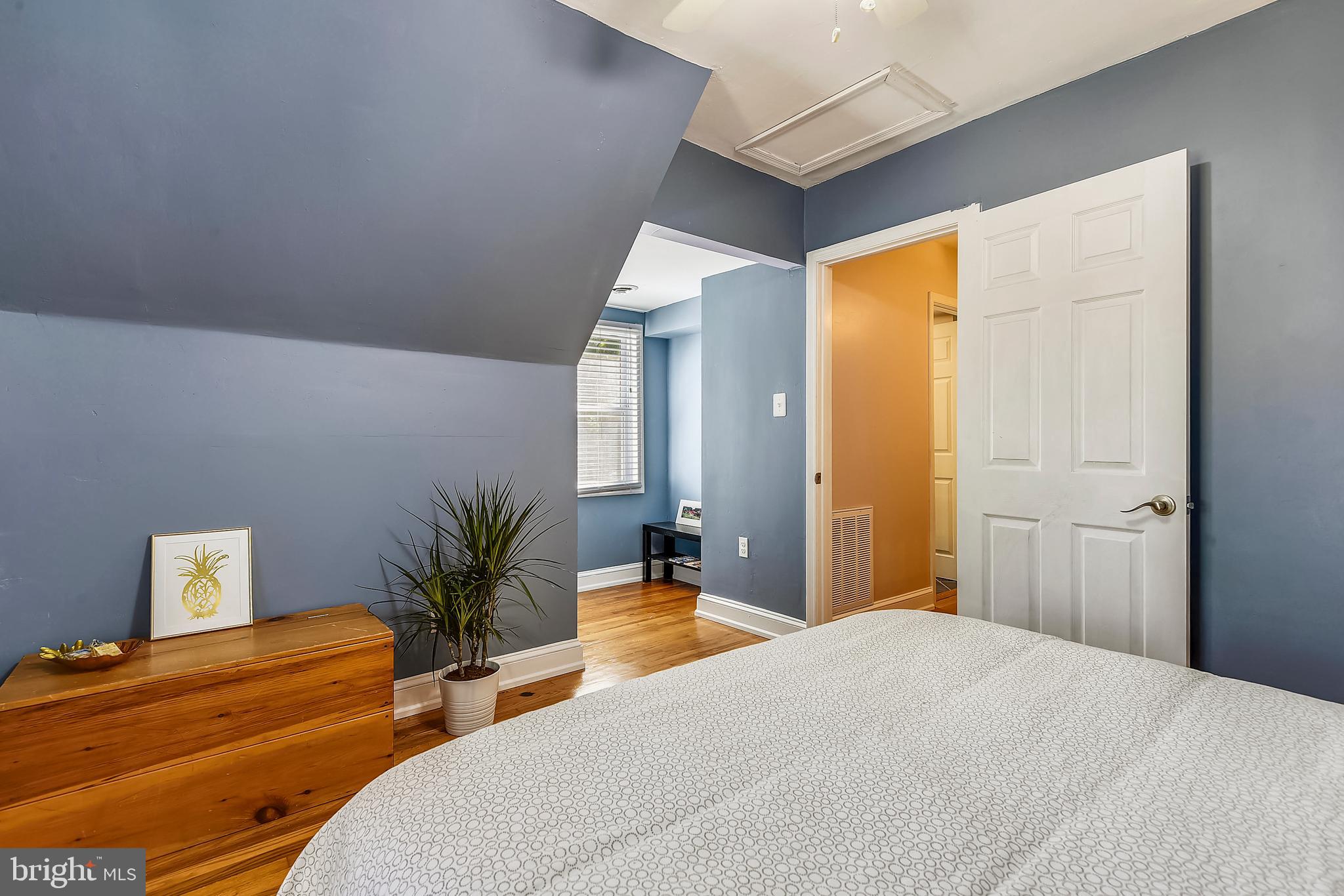 6501 Highbridge Road Bowie, MD 20720 - Photo 26 of 33 Angled walls with cubby area!