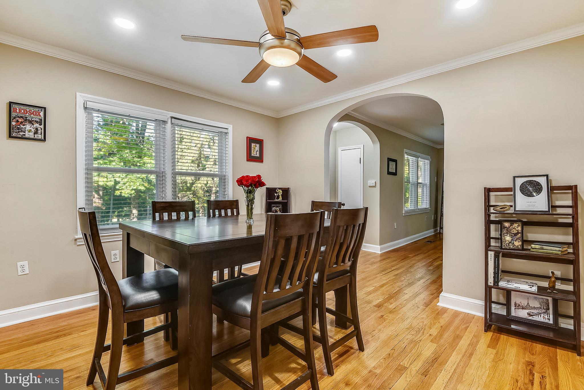 6501 Highbridge Road Bowie, MD 20720 - Photo 8 of 33 Notice the archway into the foyer!