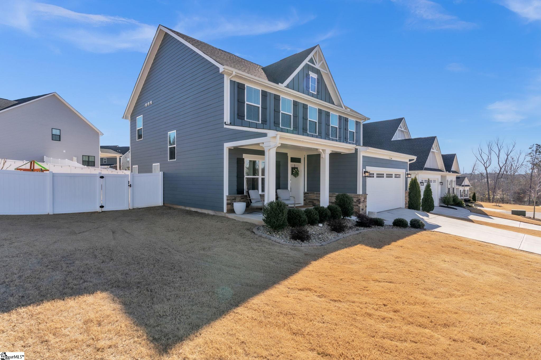 401 Aztec Court Greenville, SC 29607 - Photo 2 of 48